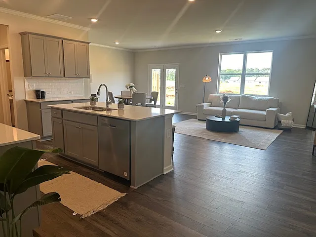 3 bed, 2.5 bath, 2060 sqft, $2,950 — Photo 3