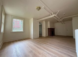 5046 19th Ave NE #L, Seattle, WA 98105