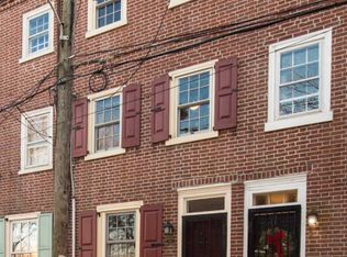 114 Carpenter St, Philadelphia, PA 19147