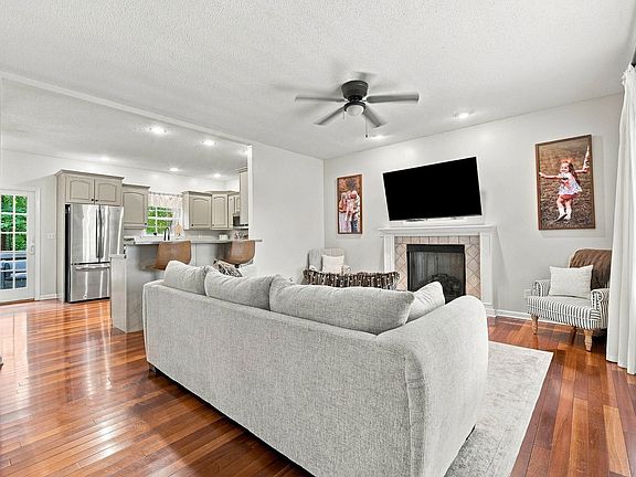 5th image of 169 Lancaster Way