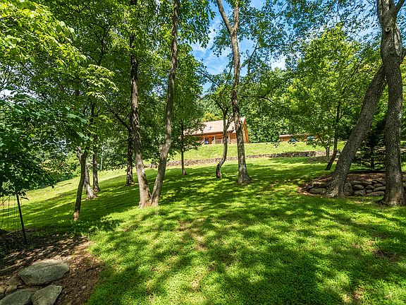 3rd image of 125 Oventop Mountain Ln