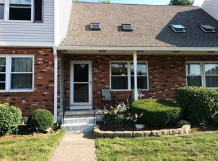 10 Saint Marc Cir #O, South Windsor, CT 06074