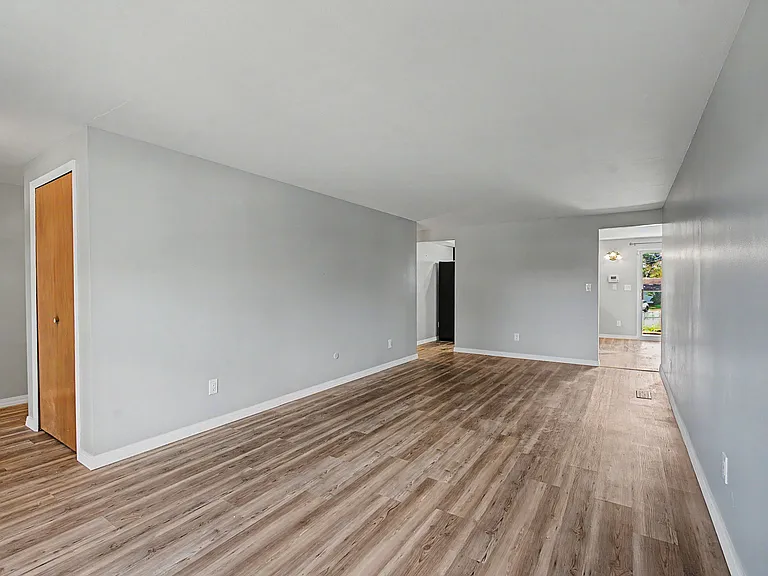 5850 Corlett Ct — Photo 6