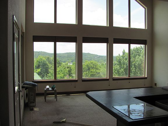 3rd image of 125 Park Place Dr