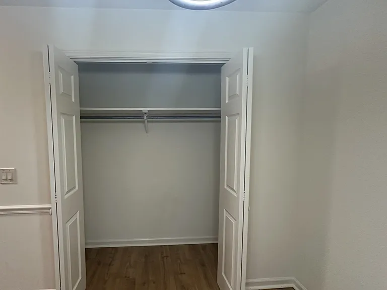 2905 Burch Ave #12 — Photo 31