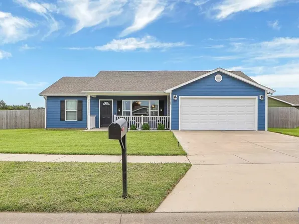 1728 W 14th Street Pl, Junction City, KS 66441