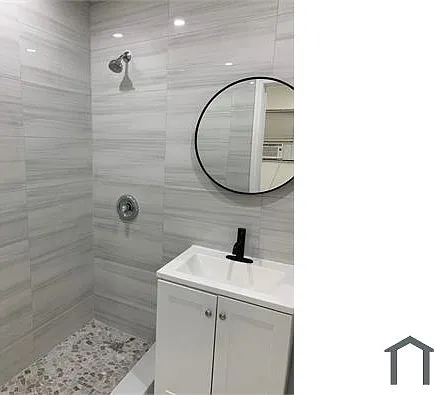 1046 Foster Rd #1 — Photo 6