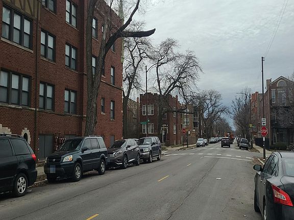 4th image of 1910 E 73rd St
