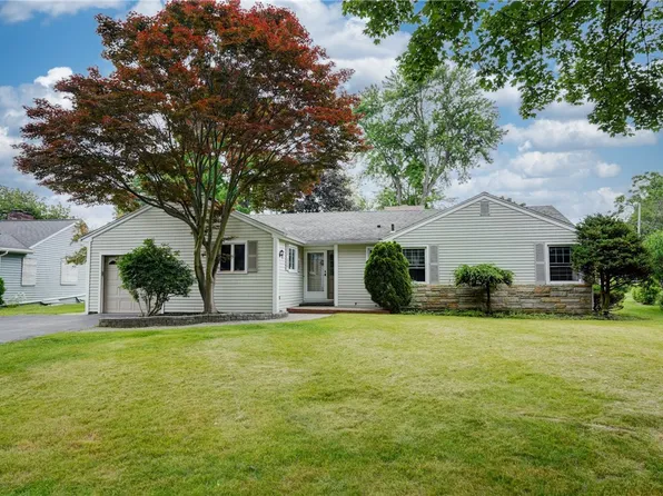 107 Fieldston Ter, Rochester, NY 14610