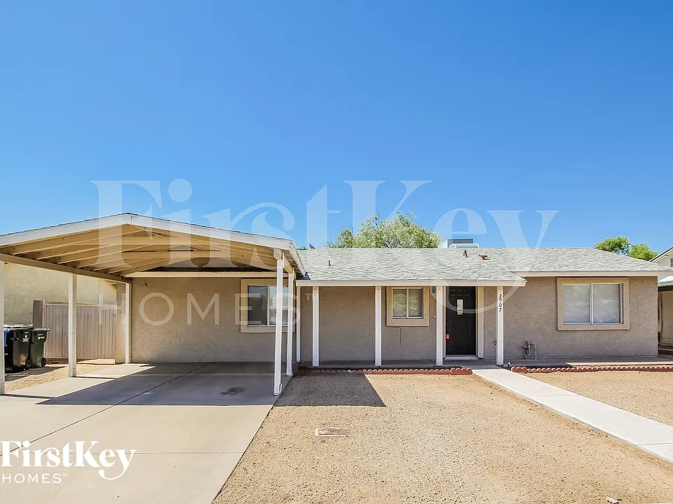 2907 E Michelle Dr