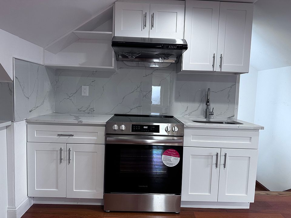 1st image of 45 Parsons Blvd #3