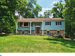 1562 N Valley Rd, Pottstown, PA 19464