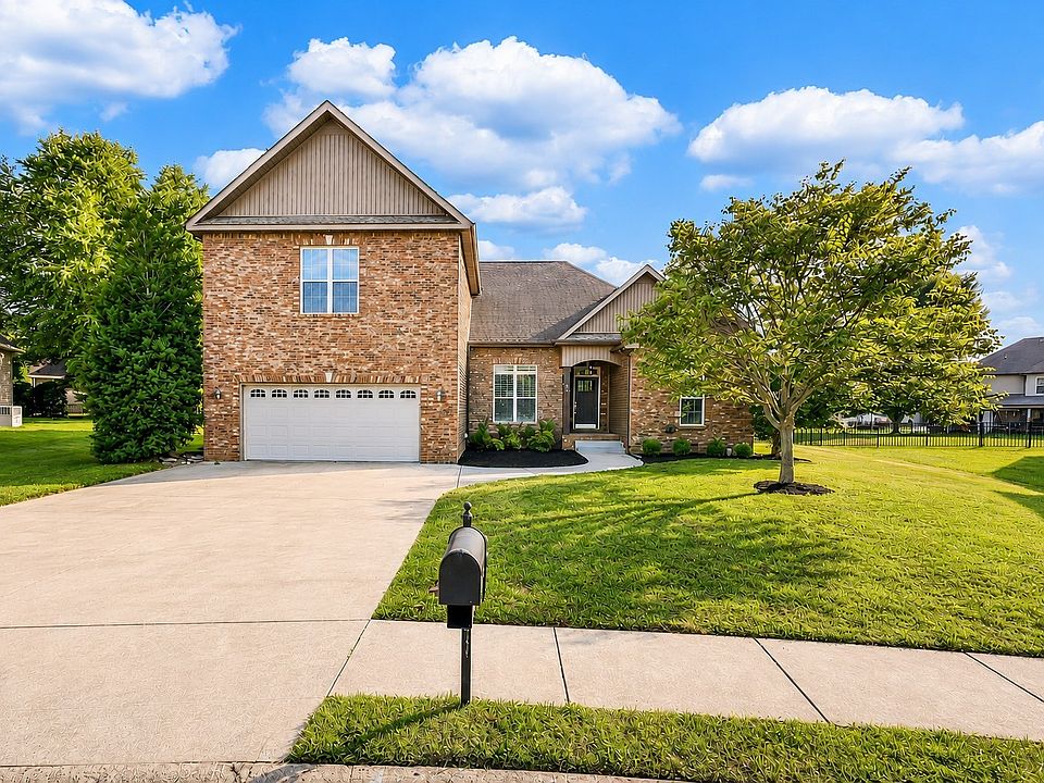 1st image of 126 Parkland Cir