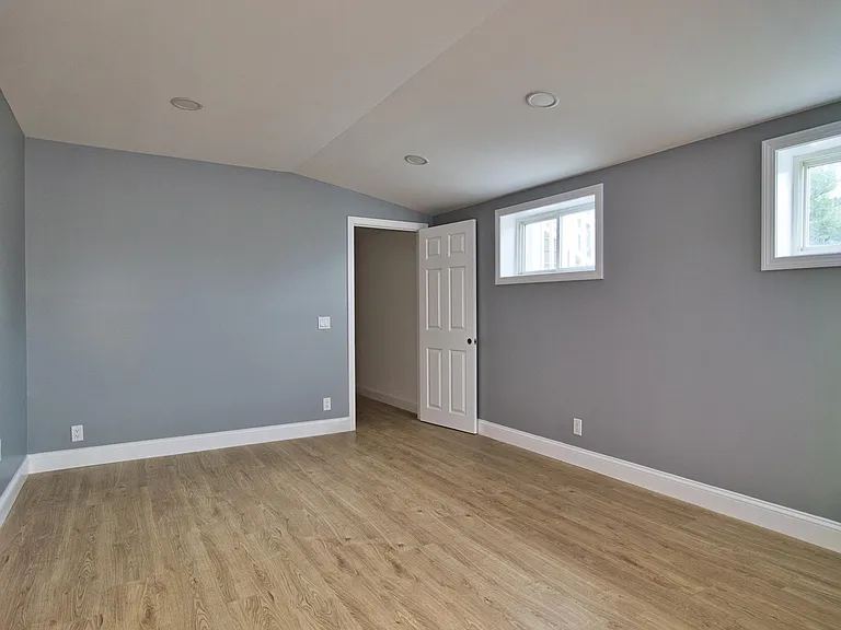 2753 Pleasant St #1 — Photo 39