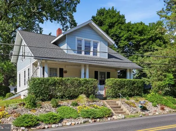 2021 Leithsville Rd, Hellertown, PA 18055
