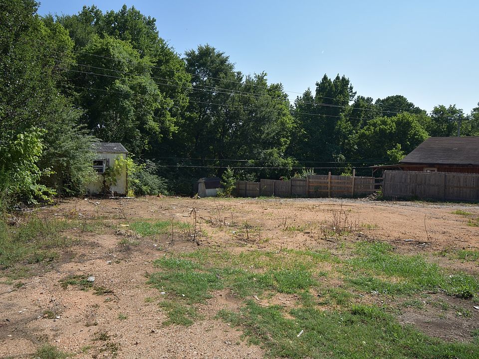 2nd image of 227 Spring St