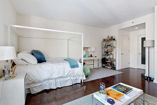 Rented by Compass | media 16