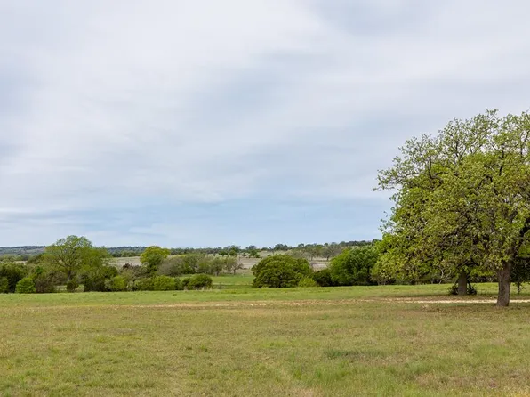 1096 Pinnacle Vw E, Kerrville, TX 78028