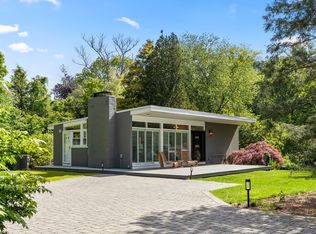 31 North Ave, Weston, MA 02493