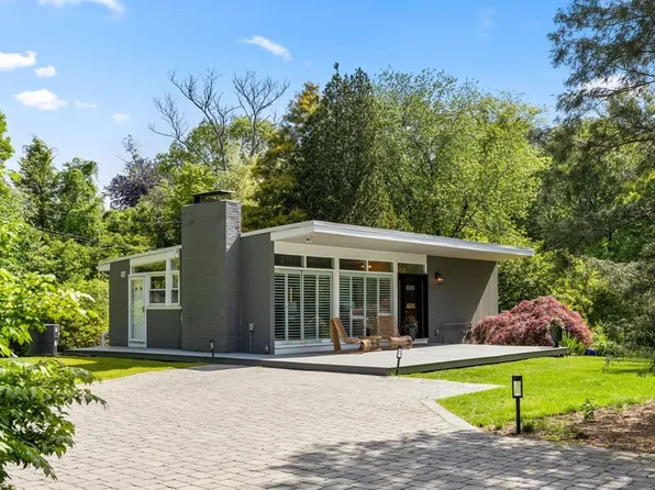 31 North Ave, Weston, MA 02493