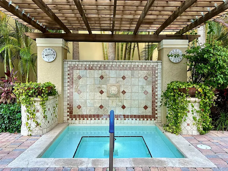 651 Okeechobee Blvd #811 — Photo 34