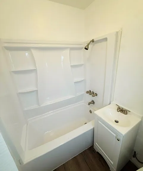 727 W 74th St #729-1/2 — Photo 3