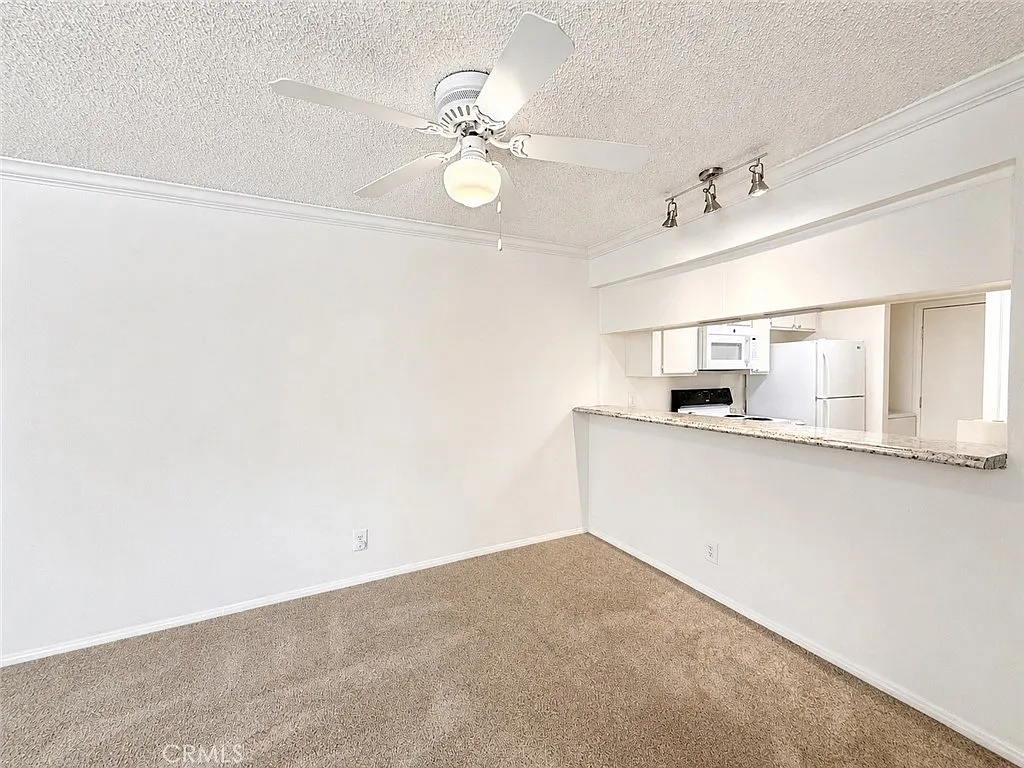 2 bed, 983 sqft, $2,600 — Photo 4