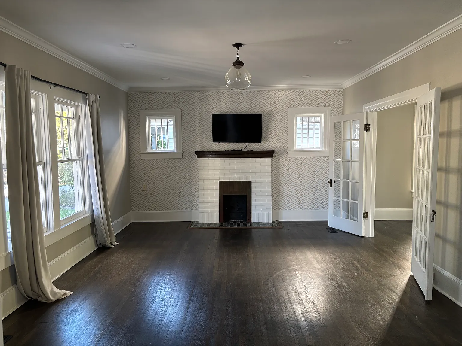 3 bed, 2.5 bath, 1884 sqft, $3,750 — Photo 2