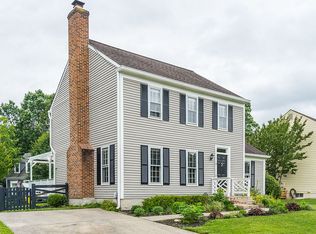 6 Bentley Dr, Sterling, VA 20165
