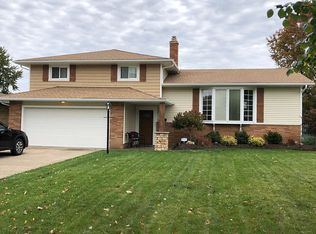5643 Pinnacle Park Dr, Seven Hills, OH 44131