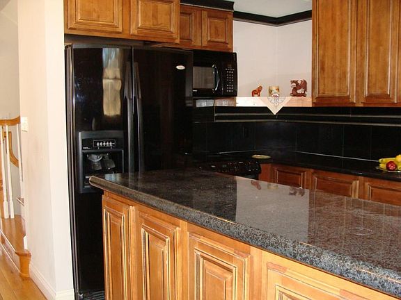 5th image of 428 Midland Dr