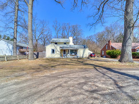 4th image of 1140 W Giles Rd