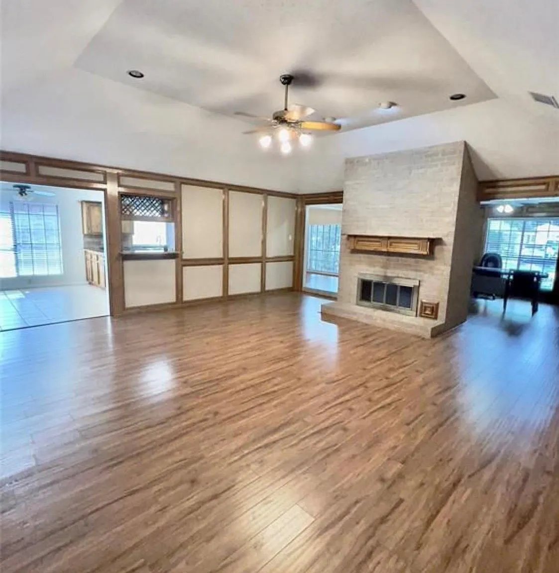 3 bed, 2.0 bath, 2313 sqft, $2,200 — Photo 2