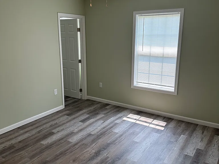 114 N Camden Ave — Photo 15