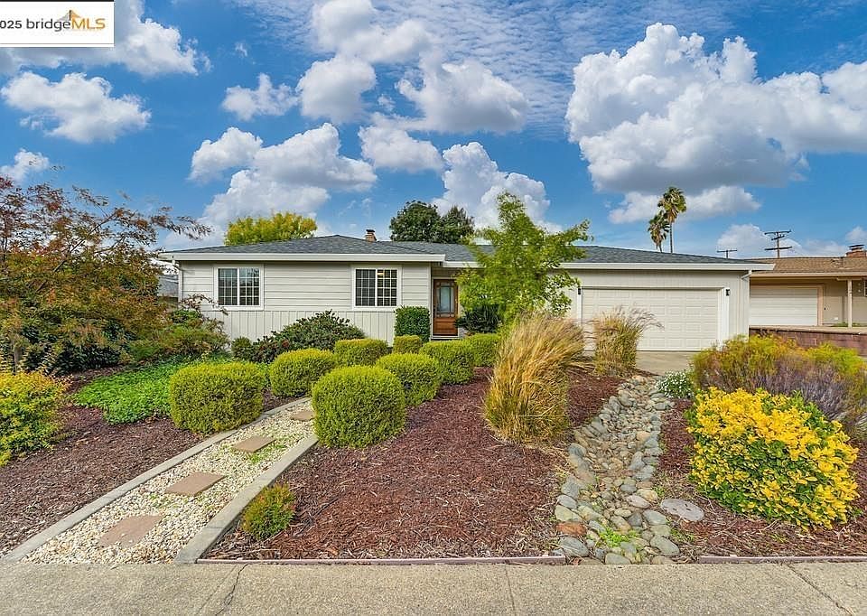 1st image of 102 Grenoble Way