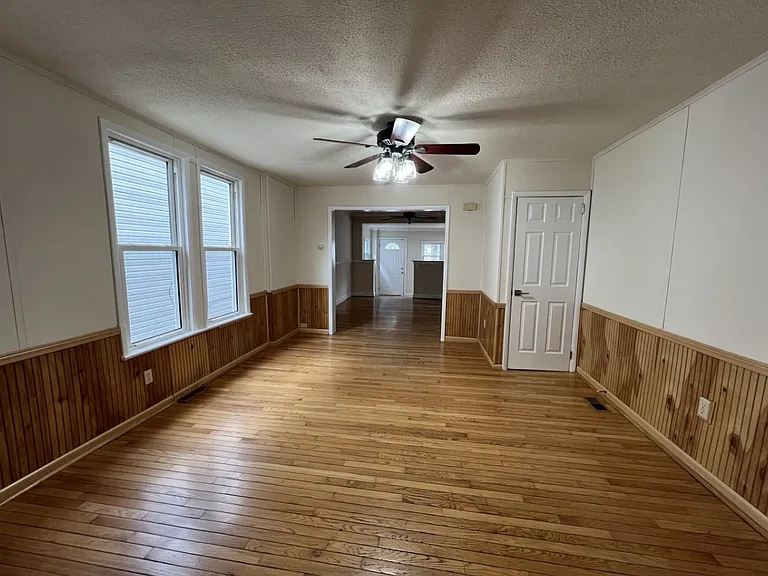 1088 South St — Photo 4
