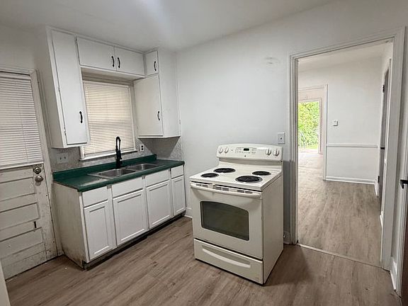 3rd image of 3461 N Dequincy St