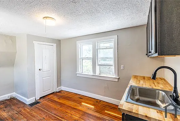 279 Adams St #C — Photo 17