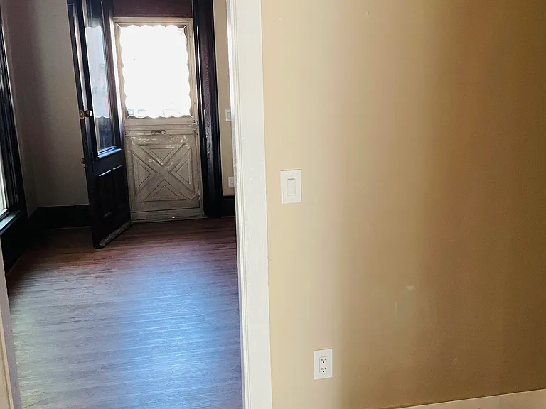 316 E Main St #2 — Photo 2