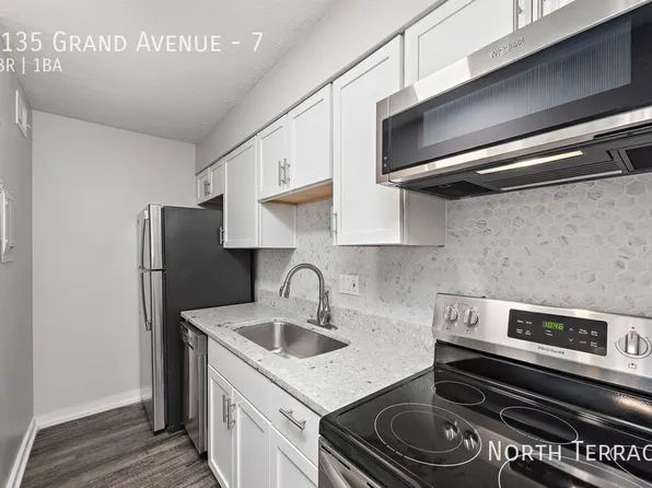 3135 Grand Ave APT 7, Kansas City, MO 64111