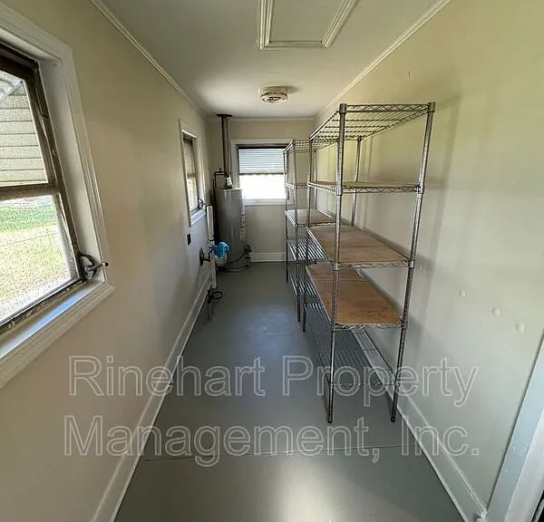 221 Hutchinson St — Photo 13