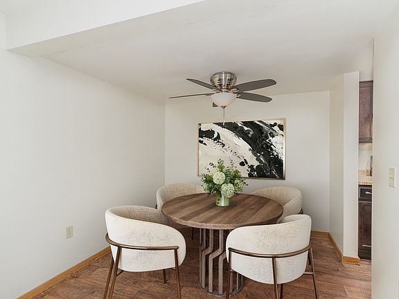 Golden Valley, MN Valley View Apartments | 22B | Dining