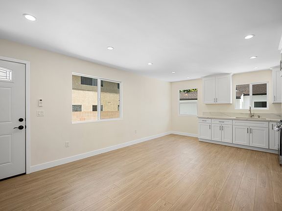 4th image of 1007 W Angeleno Ave Unit 102