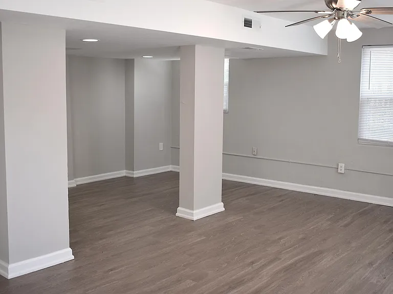 804 Hickman Rd #B — Photo 9