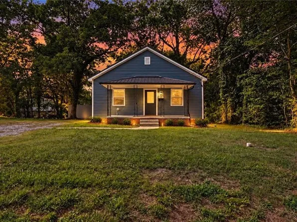 600 Town Branch Rd, Graham, NC 27253