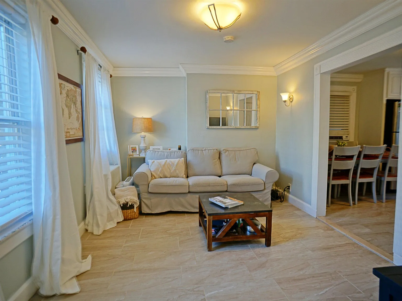 3 bed, 1.0 bath, $4,050 — Photo 2