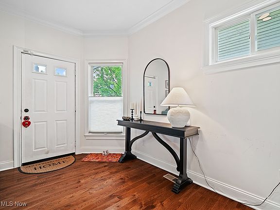 3rd image of 6213 W Clinton Ave