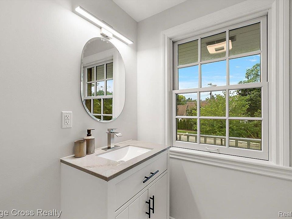 330 N Cranbrook Cross Rd, photo 11