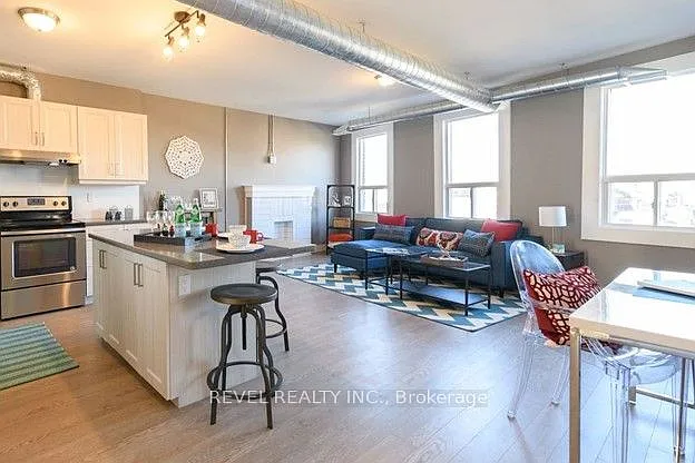 1000 King St E #1006 photo 1