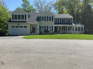 33 Homestead Rd, Lynnfield, MA 01940